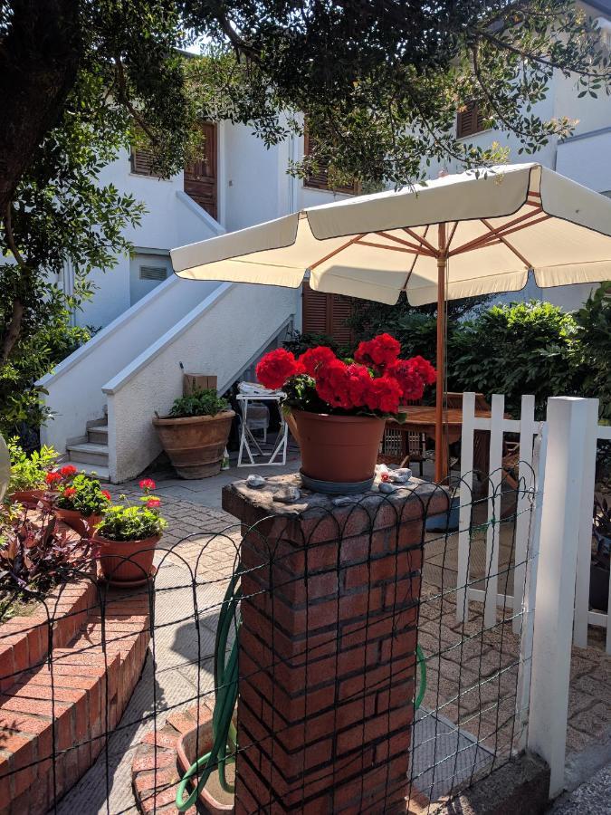 Residence Le Rose Марина ди Бибона Екстериор снимка